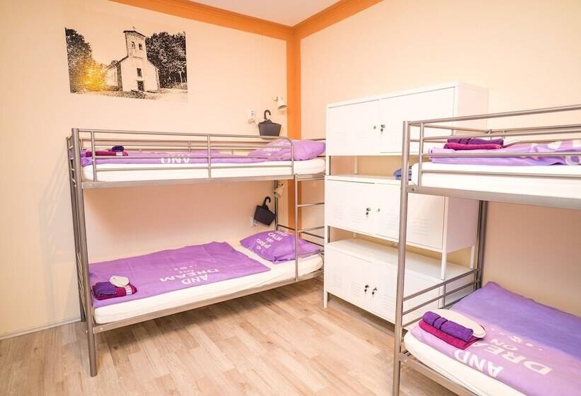Apartamento 3 Dormitórios, Hostel Kings N  Queens