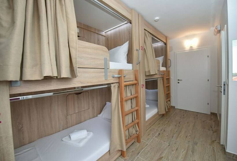 اتاق استاندارد چهار تخته, Hostel Zrce   Adults Only