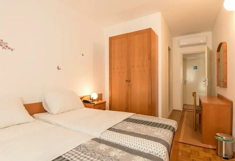 Standard-huone, Barba