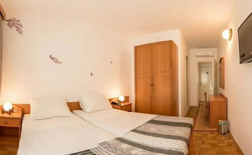 Standard-huone, Barba