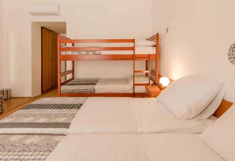 발코니가 있는 4인용 스탠다드 룸, Barba