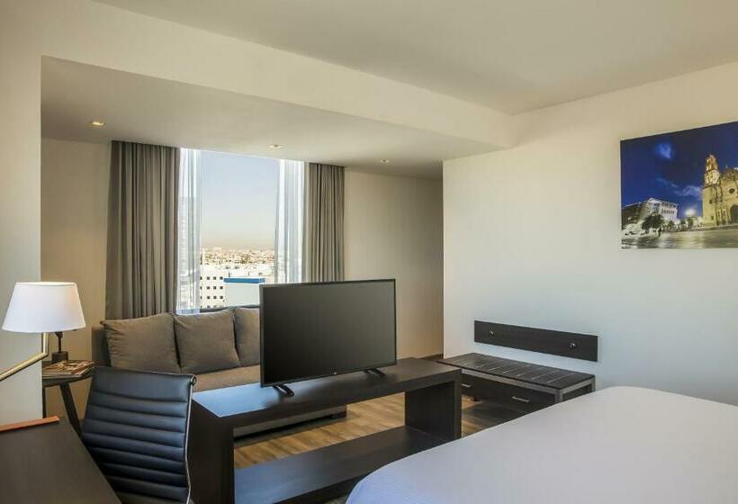 سوئیت جونیور با تخت بزرگ, Fiesta Inn Chihuahua Fashion Mall