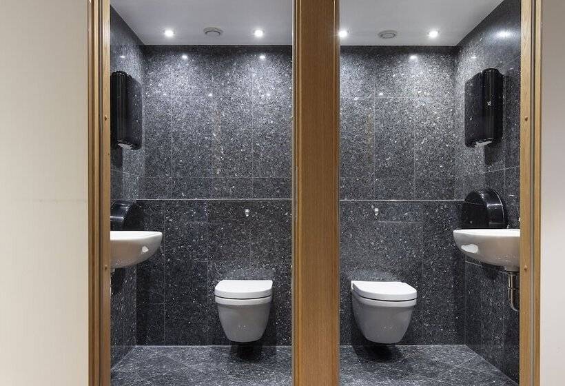 标准三人间共用浴室, Goteborgs Mini