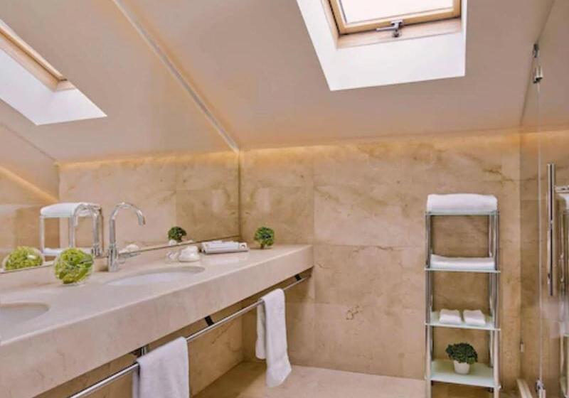 标准四人间共用浴室, Goteborgs Mini