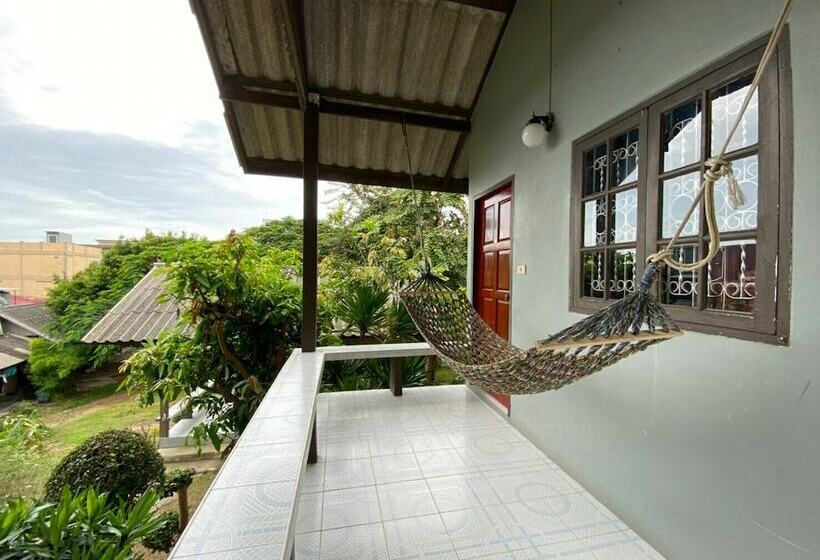 Bungalow Familiare, Phupha Bungalow Haad Rin