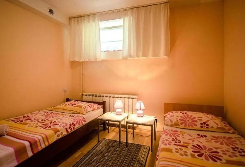 ２ベッドルームアパートメント, Apartment & Rooms Miboti