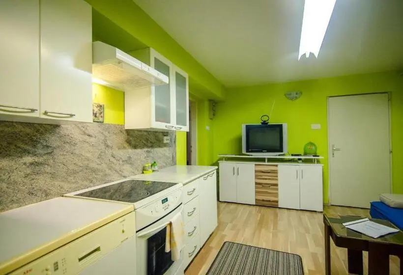 ２ベッドルームアパートメント, Apartment & Rooms Miboti