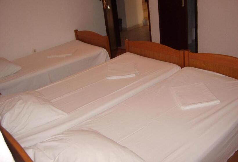 스탠다드 트리플 룸, Rooms Roso