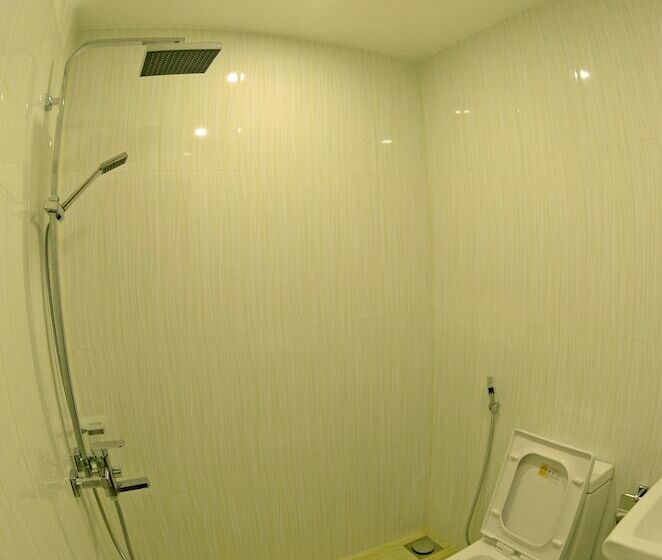 اتاق لوکس با چشم‌انداز دریا, Royal Pearl Inn