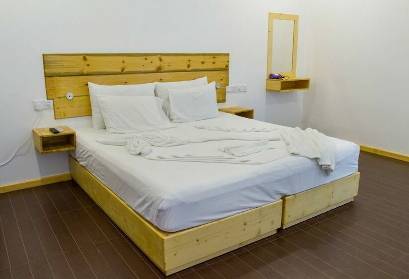 اتاق لوکس, Royal Pearl Inn