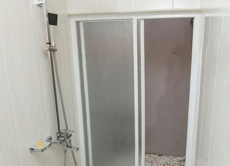 اتاق لوکس, Royal Pearl Inn