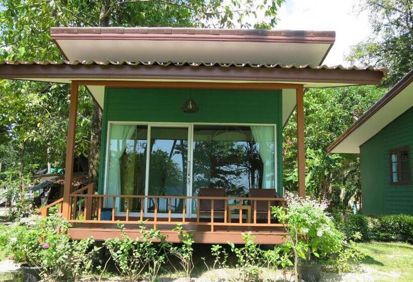 Superior bungalow with sea view, Bangbaobeach Resort