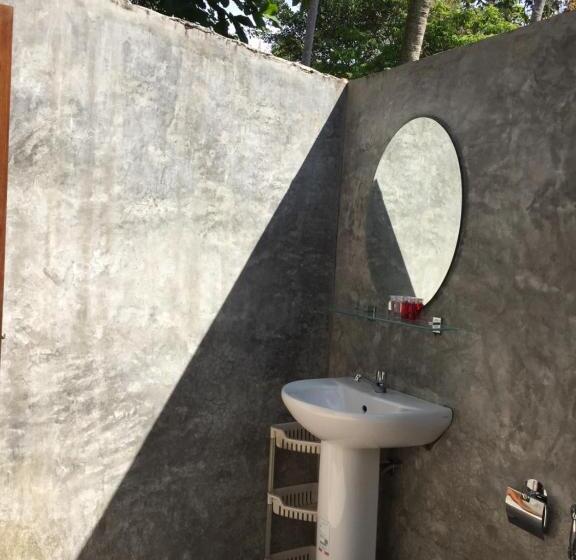 스탠다드 방갈로, Bangbaobeach Resort