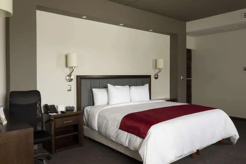 キングサイズベッドのスタンダードルーム, Best Western Plus Santa Cecilia Pachuca