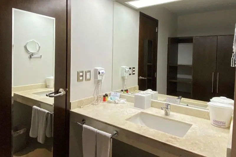 キングサイズベッドのスタンダードルーム, Best Western Plus Santa Cecilia Pachuca