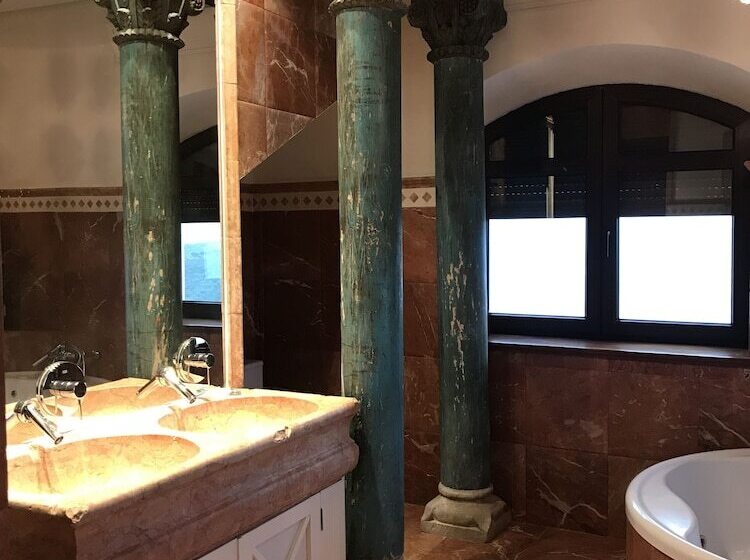 Президентский Люкс, Casa Palacio Villazambra