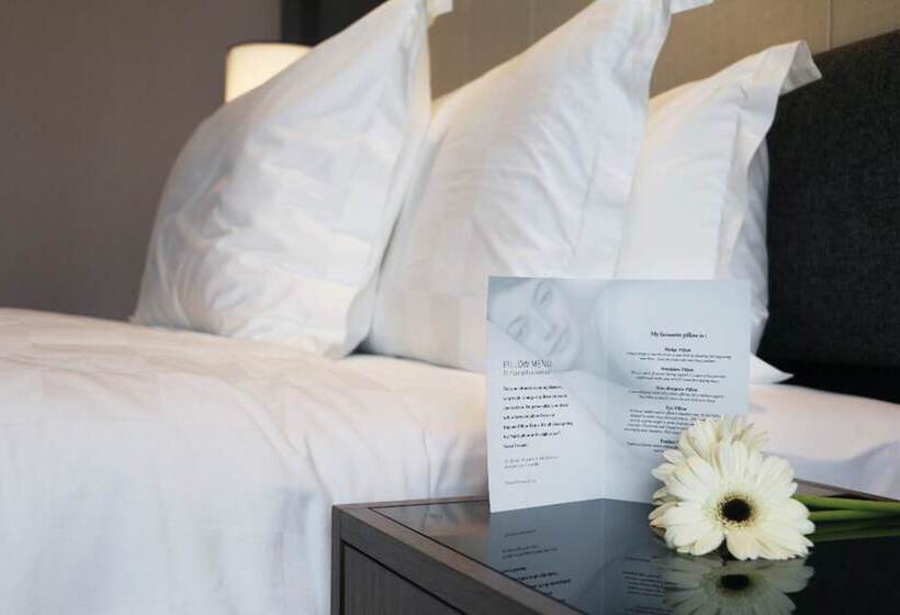 Номер Клуб, Impiana Hotel Senai
