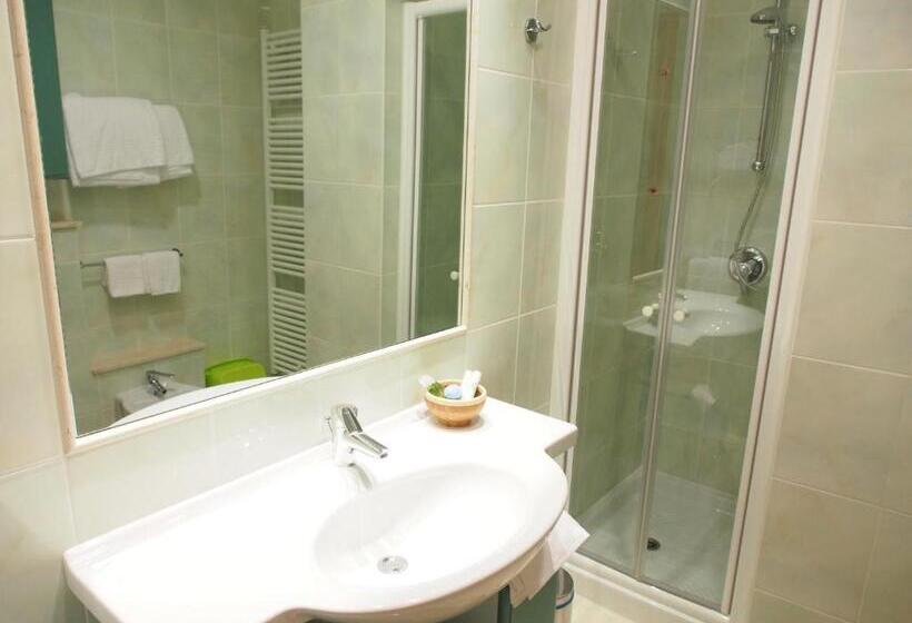 إستديو عائلى, Lido Resort