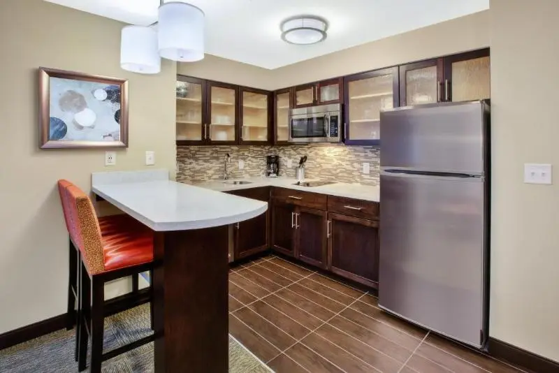 キングサイズベッドのスイートルーム, Staybridge Suites Benton Harbor St. Joseph, An Ihg
