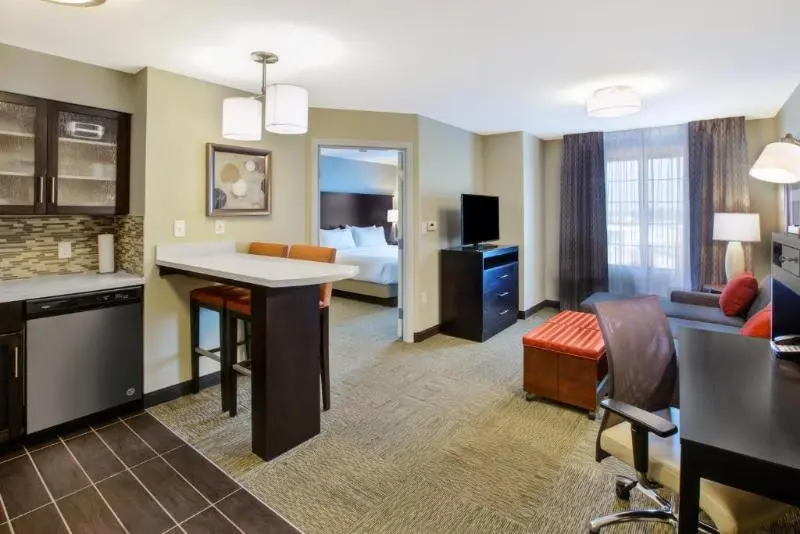 キングサイズベッドのスイートルーム, Staybridge Suites Benton Harbor St. Joseph, An Ihg