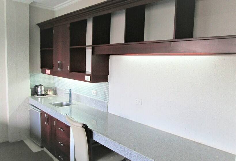 豪华房间, Stonestown Suites