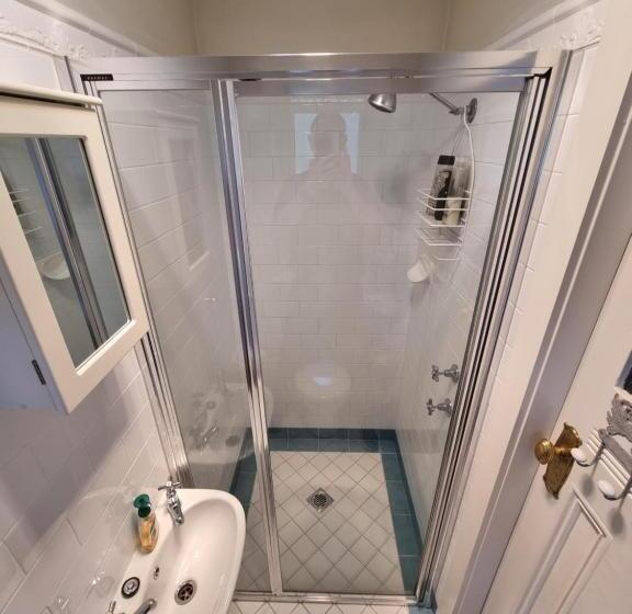 스탠다드 스튜디오 정원 전망, Shelton Lea