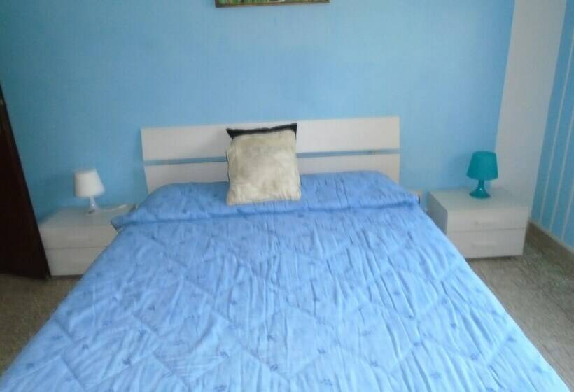 اتاق استاندارد با سرویس بهداشتی مشترک, Tropical B&b