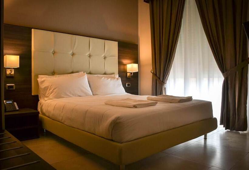 Номер Deluxe с Балконом, Brain Rooms & Suite