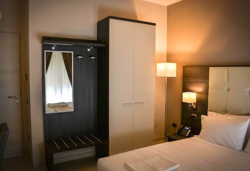 Номер Deluxe с Балконом, Brain Rooms & Suite