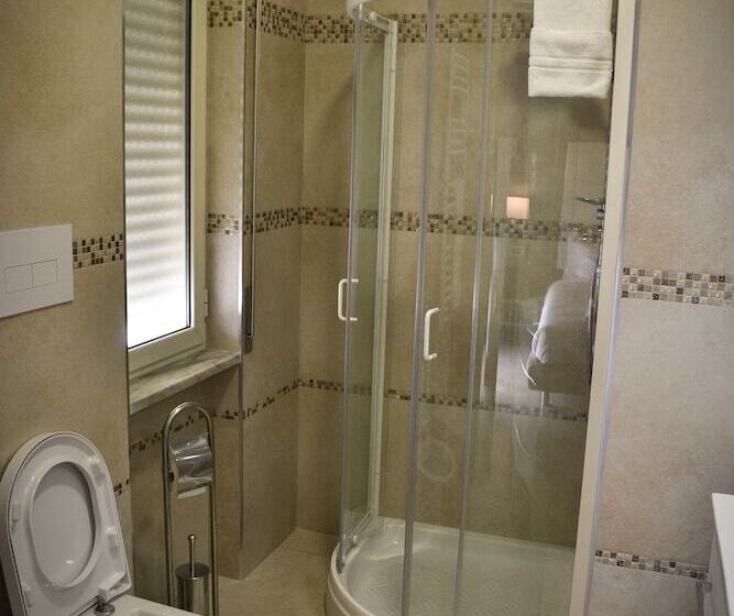 Номер Deluxe с Балконом, Brain Rooms & Suite