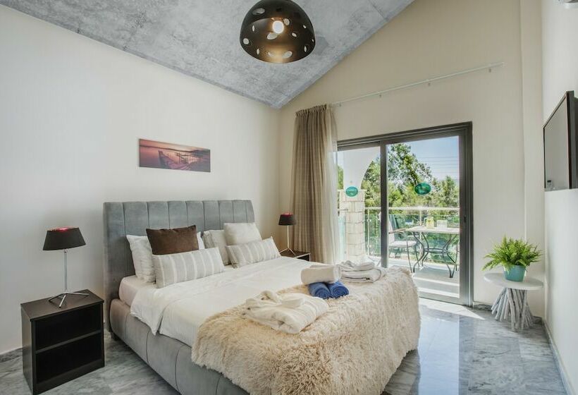 جناح ديلوكس, Latchi Escape Hotel & Suites