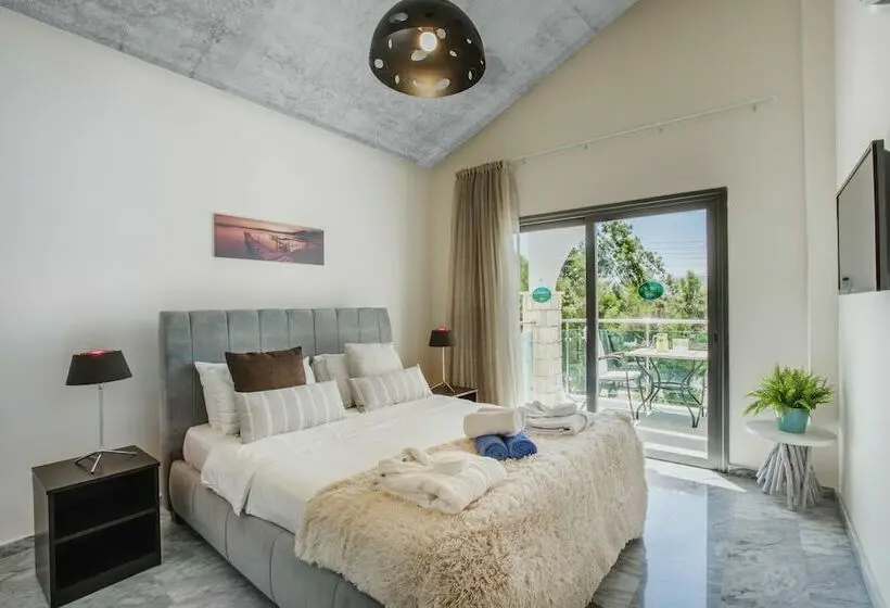 デラックススイート, Latchi Escape Hotel & Suites