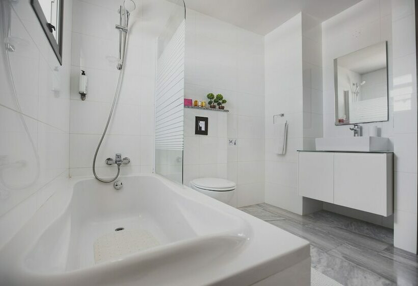 جناح ديلوكس, Latchi Escape Hotel & Suites