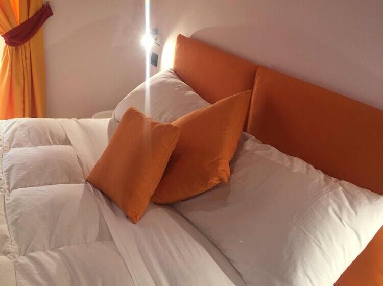 اتاق استاندارد سه نفره, Affittacamere B&b Grande Archivio Napoli