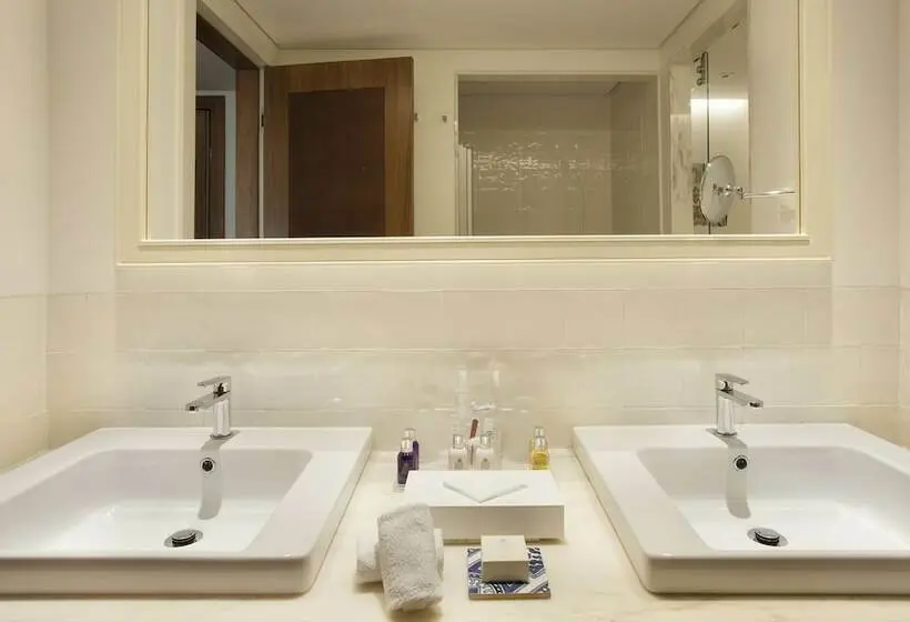 Quarto superior, Corpo Santo Lisbon Historical