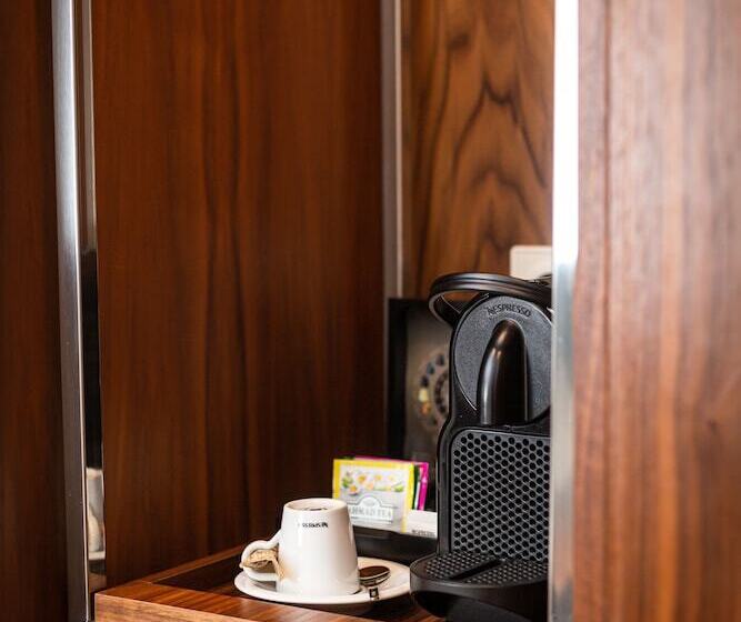 주니어 스위트, Corpo Santo Lisbon Historical