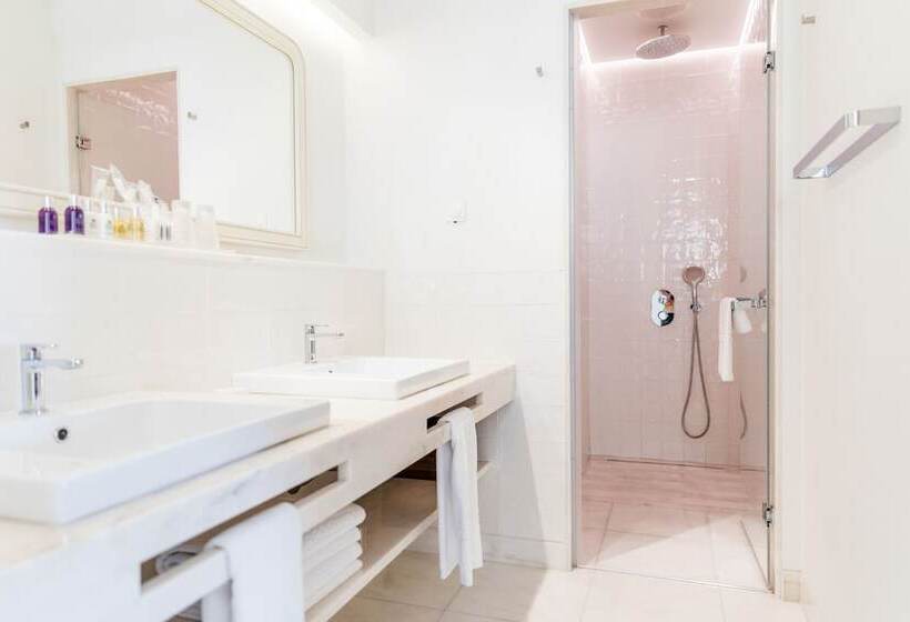 프레스티지 스위트, Corpo Santo Lisbon Historical