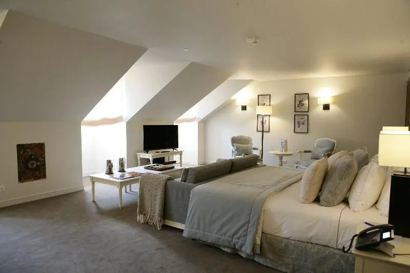 Prestige Suite