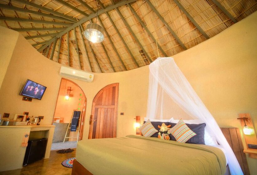 جناح عائلي, The Mud