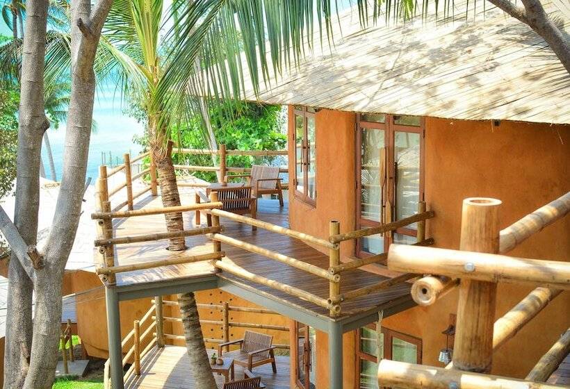 جناح عائلي, The Mud