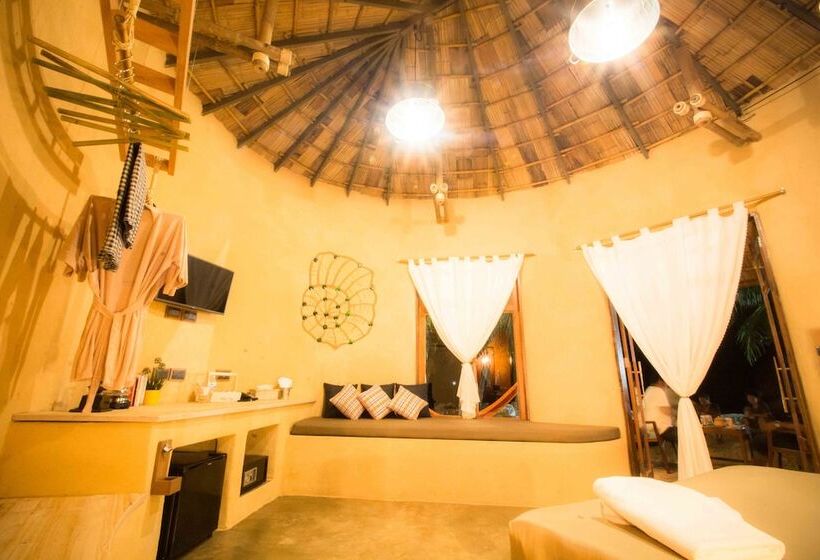 Family Suite, The Mud