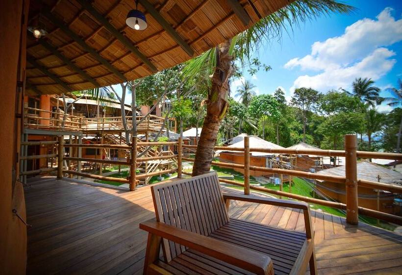 جناح عائلي, The Mud