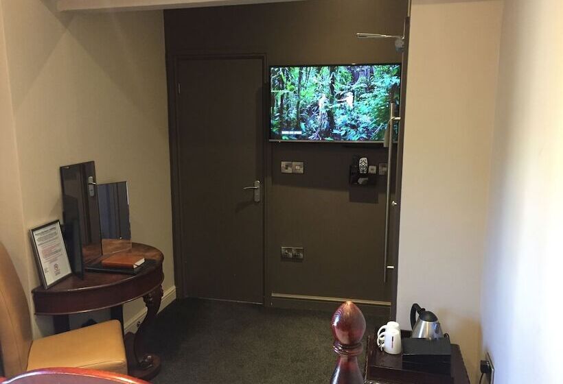 Номер Стандарт, The Peacock