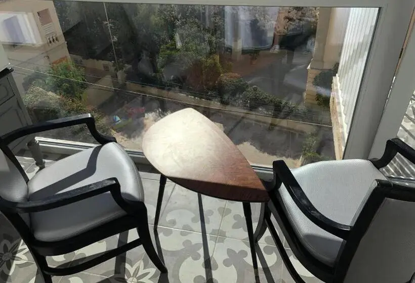 اتاق لوکس با بالکن, Lh Sliema