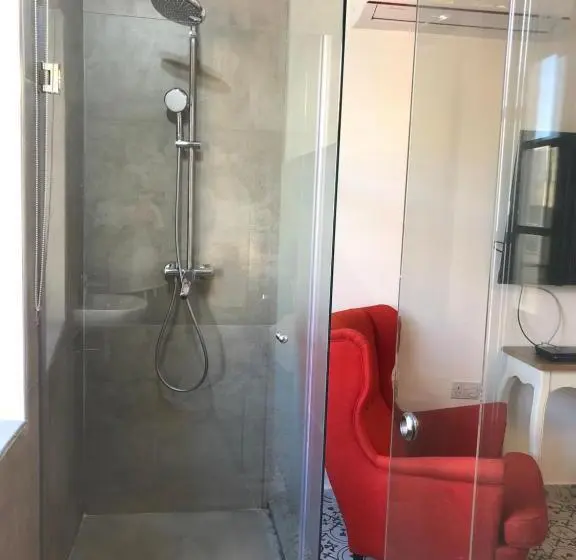 اتاق استاندارد با تخت بزرگ, Lh Sliema
