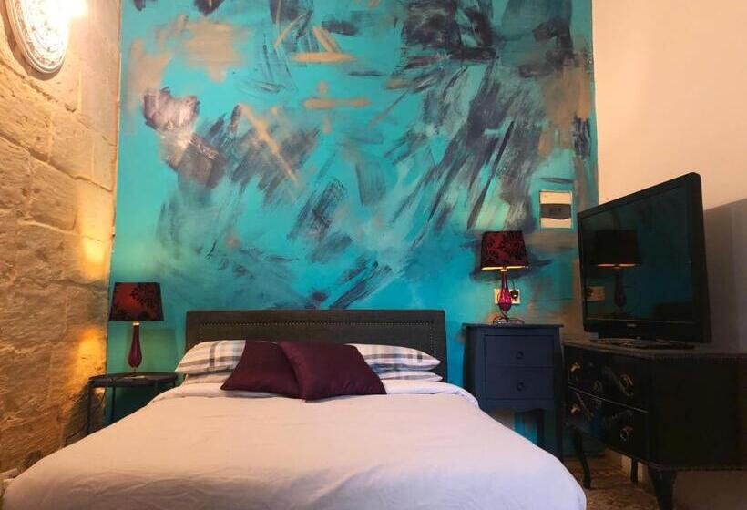 Basic Room, Lh Sliema