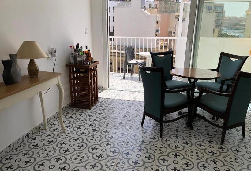 Standard Studio Terrace, Lh Sliema