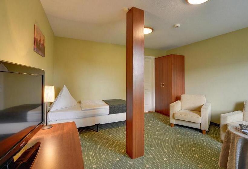 スタンダードスタジオ, Belweder   Przy Hotelu Golebiewski