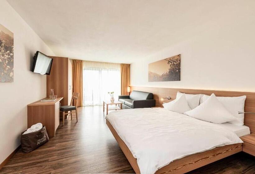 Comfort room with balcony, Amelia Rooms