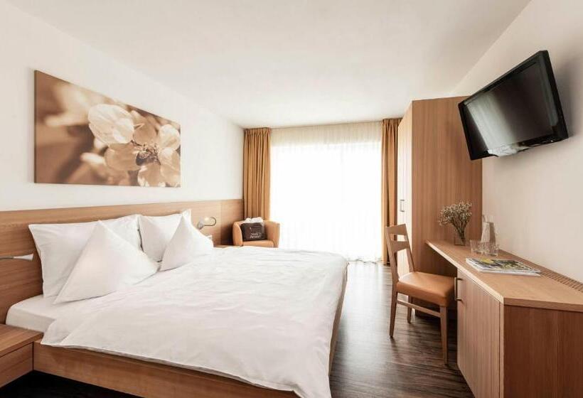 Номер Стандарт с Балконом, Amelia Rooms